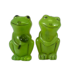 VTG Green Frog Plastic Salt Pepper Shakers Kitschy Happy Hong Kong Mid Century